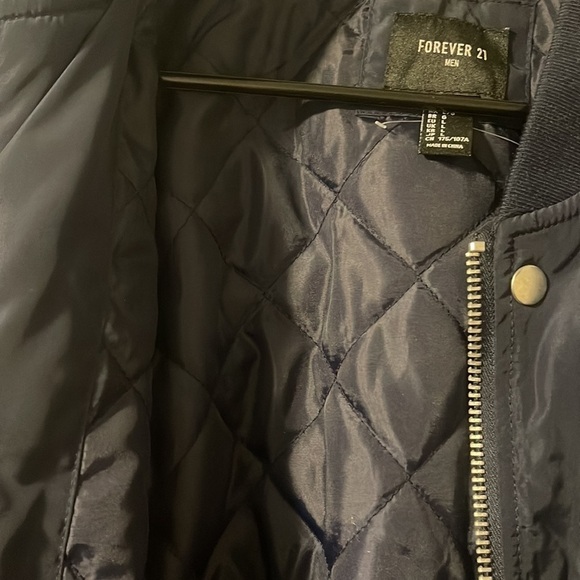 Navy blue bomber jacket - Picture 3 of 4